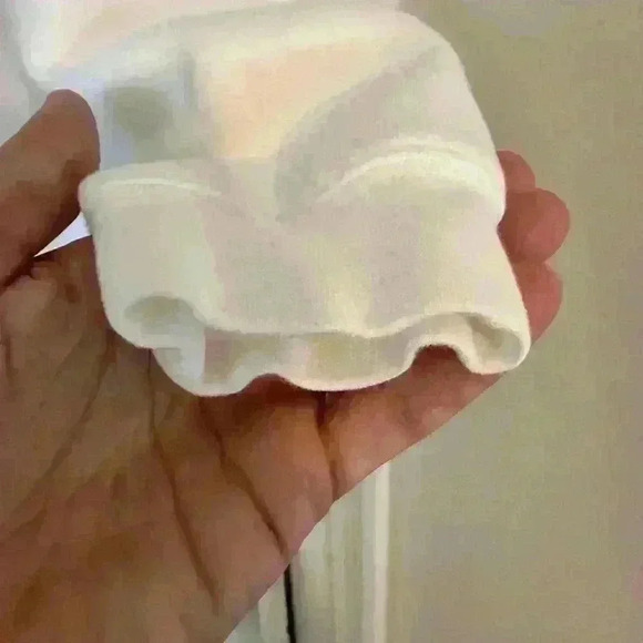 Crisp clean white hoodie. Las Vegas graphic. Unisex. Size: XL - Picture 6 of 9